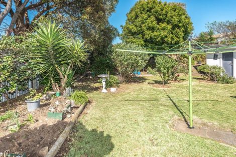 Photo of property in 9 Lee Street, Castlecliff, Whanganui, 4501