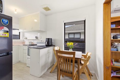 Photo of property in 4 Ontario Place, Wainoni, Christchurch, 8061