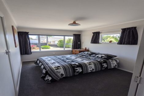 Photo of property in 48a Queenwood Road, Levin, 5510