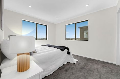 Photo of property in 2 Elevation Street, Flat Bush, Auckland, 2019