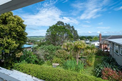 Photo of property in 43 Karaka Street, Helensville, 0800