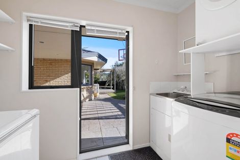 Photo of property in 18 Brittany Drive, Henderson, Auckland, 0612