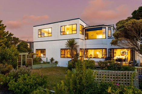 Photo of property in 73 Manly Street, Paraparaumu Beach, Paraparaumu, 5032