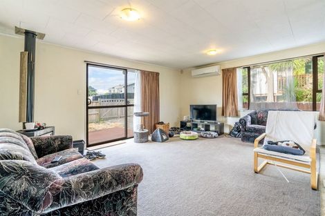 Photo of property in 2 Harrington Road, Henderson, Auckland, 0610