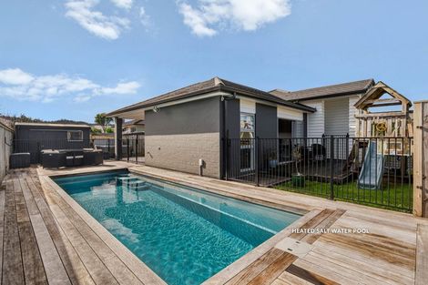 Photo of property in 36 Gilbransen Road, Kumeu, 0810