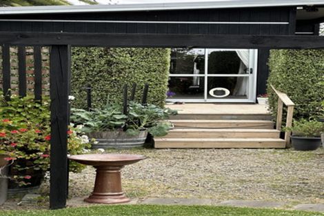 Photo of property in 12 Memorial Park Avenue, Haumoana, 4102