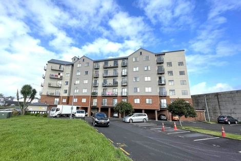 Photo of property in 1i/17 Crown Lynn Place, New Lynn, Auckland, 0600