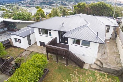 Photo of property in 14 Ruskin Road, Newlands, Wellington, 6037