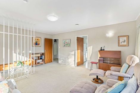 Photo of property in 2/6 Pinedale Place, Henderson, Auckland, 0610