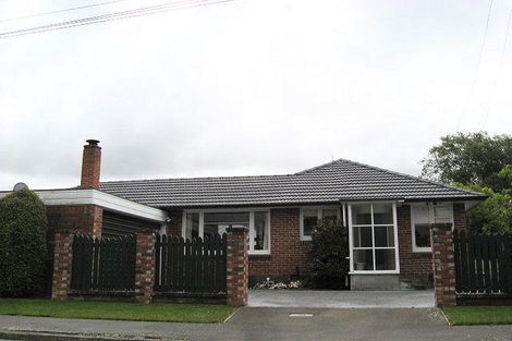 Photo of property in 2/6 Penhelig Place, Burnside, Christchurch, 8053