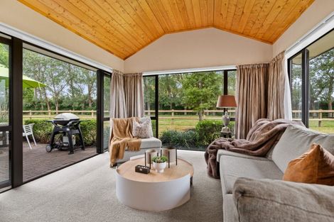 Photo of property in 419 Clevedon-takanini Road, Clevedon, 2582