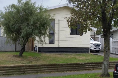 Photo of property in 63 Hillcrest Drive, Kelvin Grove, Palmerston North, 4414
