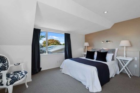 Photo of property in 2 Lewisham Park, St Albans, Christchurch, 8052