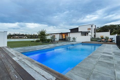 Photo of property in 14 Oakgrove Drive, Rangiora, 7400