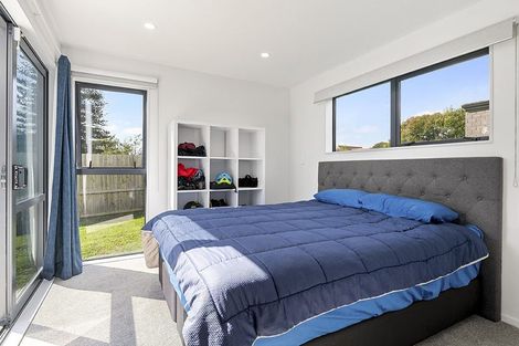 Photo of property in 16 Taupata Lane, Helensville, 0800