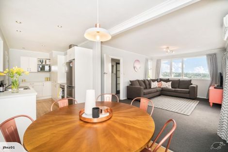 Photo of property in 3/10 Coroglen Avenue, Birkenhead, Auckland, 0626