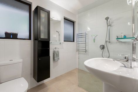 Photo of property in 13 Hinewa Road, Otumoetai, Tauranga, 3110