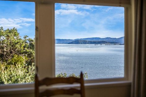 Photo of property in 4 Gill Road, Lowry Bay, Lower Hutt, 5013