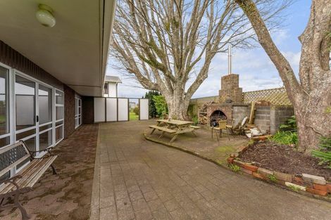 Photo of property in 165 Opunake Road, Stratford, 4391