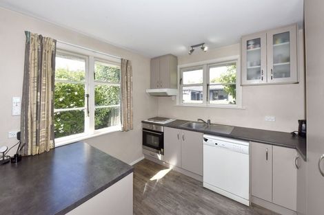 Photo of property in 15 Defoe Place, Waltham, Christchurch, 8023