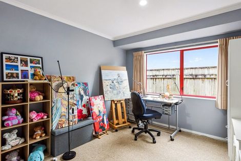 Photo of property in 15 San Priamo Place, Paraparaumu Beach, Paraparaumu, 5032