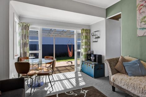 Photo of property in 57 Domett Street, Opunake, 4616