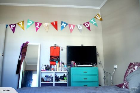 Photo of property in 4 Howard Street, Mount Cook, Wellington, 6021