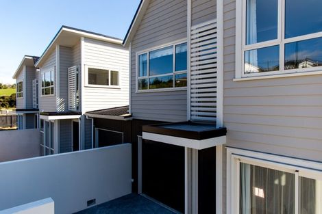 Photo of property in 79 Karepiro Drive, Stanmore Bay, Whangaparaoa, 0932