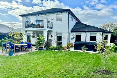 Photo of property in 20 Linkwater Way, Parklands, Christchurch, 8083