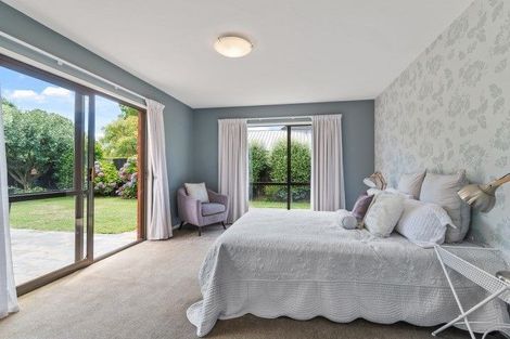 Photo of property in 4 Glenburn Place, Avonhead, Christchurch, 8042