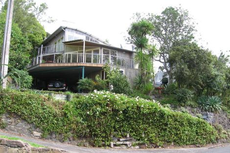 Photo of property in 9 Opou Road, Titirangi, Auckland, 0604