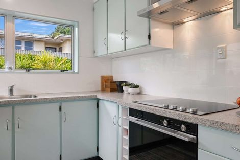 Photo of property in 2 Rangiora Street, Castlecliff, Whanganui, 4501
