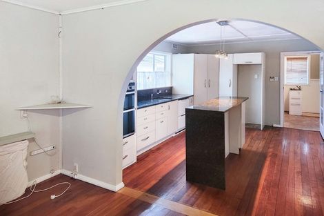 Photo of property in 215 Stokes Valley Road, Stokes Valley, Lower Hutt, 5019