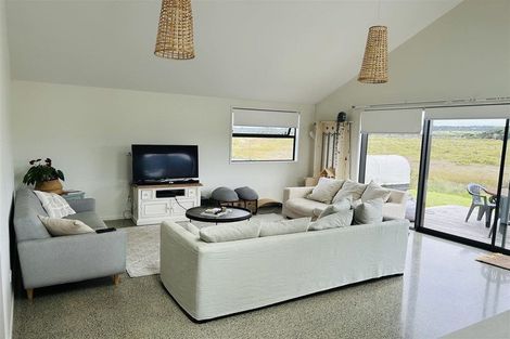 Photo of property in 7b Mavis Place, Beach Haven, Auckland, 0626