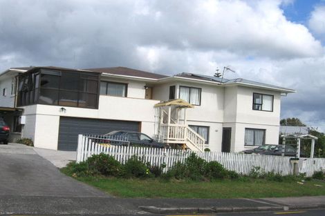 Photo of property in 5 Ozich Avenue, Te Atatu South, Auckland, 0610
