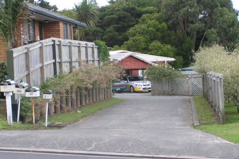 Photo of property in 25 Broadfield Street, Massey, Auckland, 0614