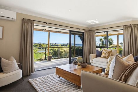 Photo of property in 64 Sereno Vista, Bellevue, Tauranga, 3110