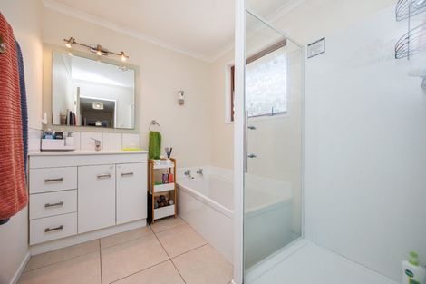 Photo of property in 48 Rennie Avenue, Milson, Palmerston North, 4414