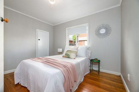 Photo of property in 82 Rosier Road, Glen Eden, Auckland, 0602