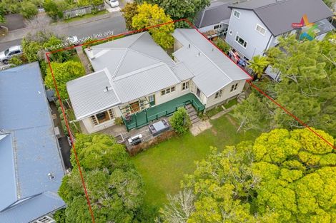 Photo of property in 1 Woodvale Grove, Fairfield, Lower Hutt, 5011