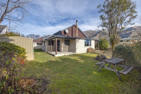 Photo of property in 2 Little Oak Common, Wanaka, 9305