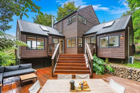 Photo of property in 189 Shaw Road, Oratia, Auckland, 0604