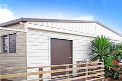 Photo of property in 1/2 Senecio Place, Weymouth, Auckland, 2103