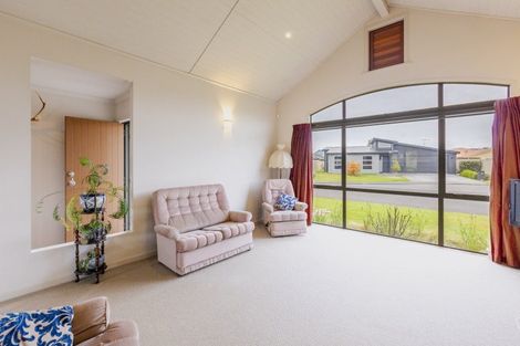 Photo of property in 14 Belgrove Place, Waipukurau, 4200