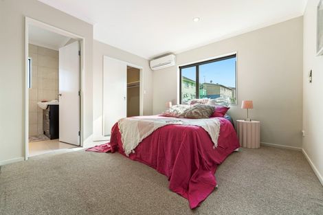 Photo of property in 19a Kelwyn Road, Kelston, Auckland, 0602