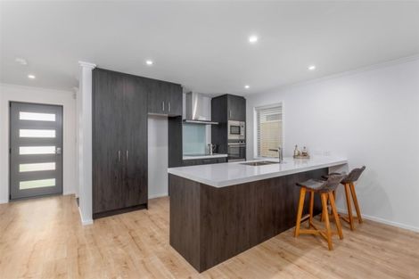 Photo of property in 19 Papa Orchard Drive, Kumeu, 0810