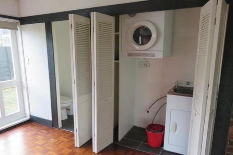 Photo of property in 102 Churton Drive, Churton Park, Wellington, 6037