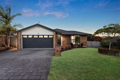 Photo of property in 5 Sunvista Avenue, Oteha, Auckland, 0632