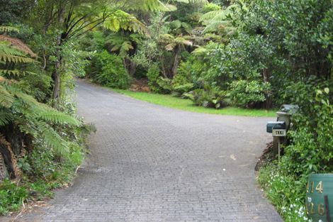 Photo of property in 422 Scenic Drive, Waiatarua, Auckland, 0612