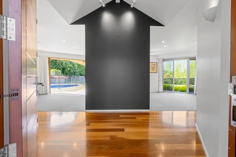 Photo of property in 5 Cameron Drive, Acacia Bay, Taupo, 3385
